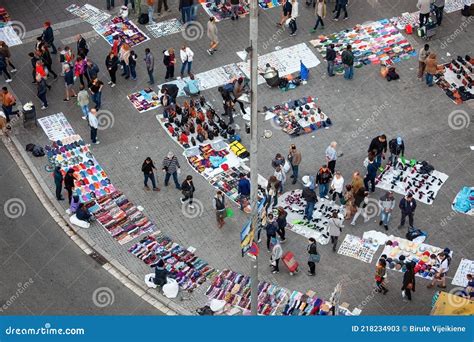 fake clothes market barcelona - counterfeit markets galore : r/Barcelona .